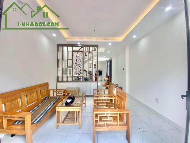 Siêu phẩm! Nhà mặt ngõ 48m2, lô góc- view hồ đẹp, ô tô đỗ cửa, có 1 0 2 - 5