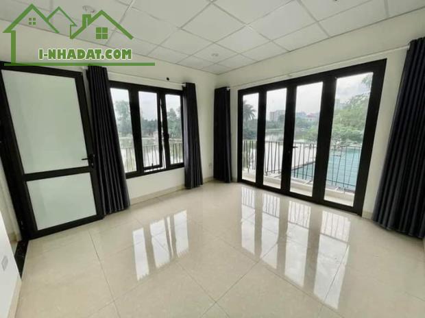 Siêu phẩm! Nhà mặt ngõ 48m2, lô góc- view hồ đẹp, ô tô đỗ cửa, có 1 0 2 - 4