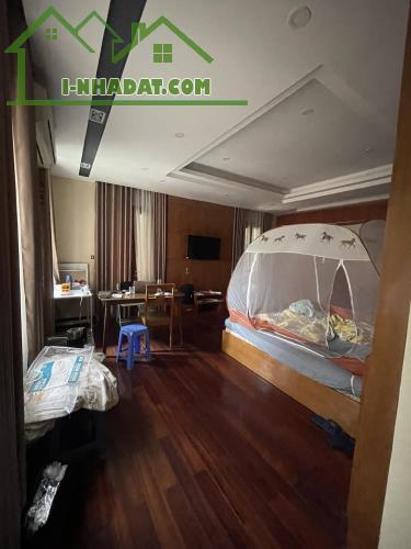 Cho thuê Biệt thự Việt Hưng-Long Biên-200m * 4 tầng-Full nội thất đẹp-Kinh doanh đỉnh-30 t - 4