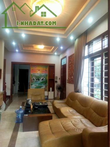 Cho thuê Biệt thự Việt Hưng-Long Biên-200m * 4 tầng-Full nội thất đẹp-Kinh doanh đỉnh-30 t