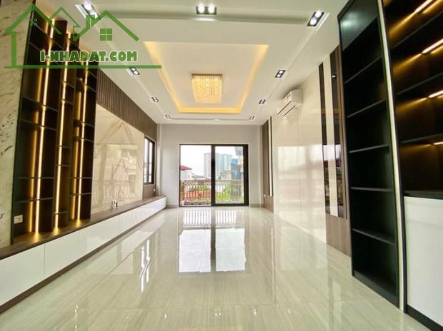 Bán nhà Sài Đồng,Long Biên, ô tô đỗ , dân xây nhà mới đẹp 72m2 nhỉnh 6 tỷ
