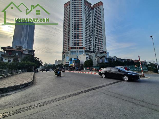 Bán Nhà Làng Lụa Vạn Phúc 30m mt 3,9m 6tầng Mới cứng ô tô dừng đỗ cách 30m 6.85 tỷ còn TL