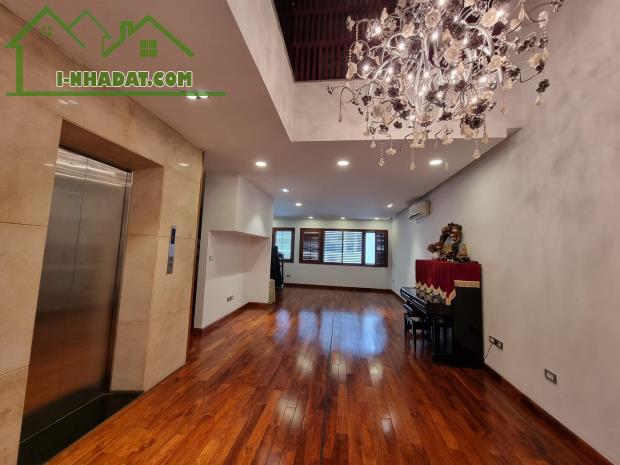 Bán nhà phố Chu Huy Mân, cửa ngõ Vinhomes Long Biên, 6 tầng, giá hơn 26 tỷ - 4