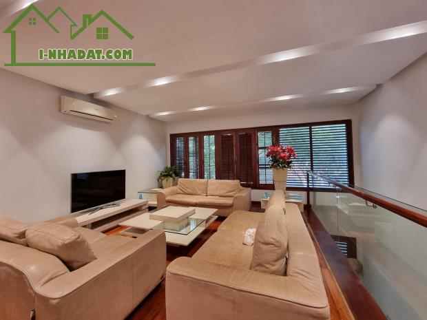 Bán nhà phố Chu Huy Mân, cửa ngõ Vinhomes Long Biên, 6 tầng, giá hơn 26 tỷ - 2
