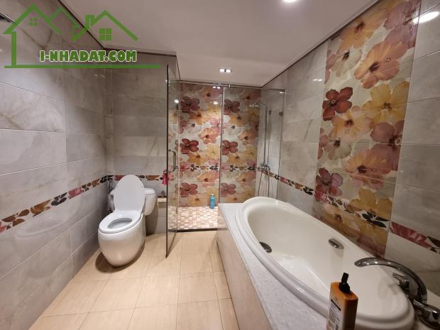 Bán nhà phố Chu Huy Mân, cửa ngõ Vinhomes Long Biên, 6 tầng, giá hơn 26 tỷ - 1