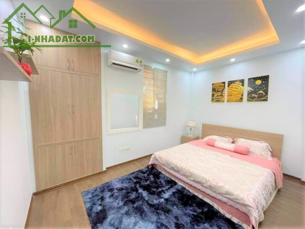 Bán nhà Ngõ ô tô đường Đê La Thành, 53m2 MT 5m, giá 14,5 tỷ. LH: 0349157982.