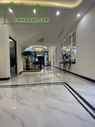 BÁN GẤP NHÀ ĐẸP PHỐ NGUYỄN VĂN CỪ -  LÔ GÓC, 4T, 70M2, MT 5M – GARA Ô TÔ. GIÁ 11 TỶ - 4