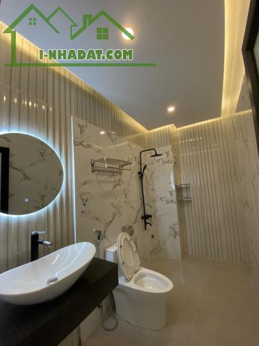BÁN GẤP NHÀ ĐẸP PHỐ NGUYỄN VĂN CỪ -  LÔ GÓC, 4T, 70M2, MT 5M – GARA Ô TÔ. GIÁ 11 TỶ - 1