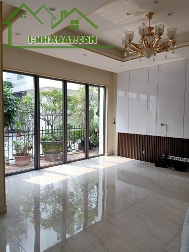 Biệt thự song lập THE MANOR CENTRAL  202m 4 tầng mt10m thang máy đẳng cấp 69 tỷ