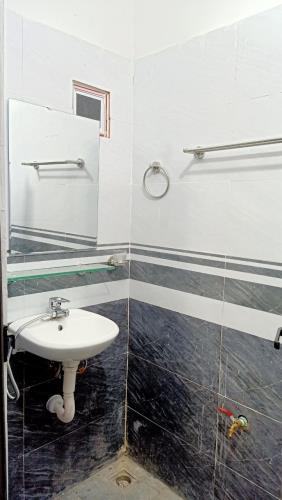 Bán trọ 9 tỷ (52m2x7T,Thang Máy) ngõ phố Triều Khúc, gần Đại Học Giao Thông Vận Tải Triều