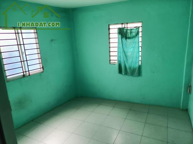 Nhà Cách Mạng Tháng 8, ngay vòng xoay Dân Chủ, 95m2, chỉ 15 tỷ
