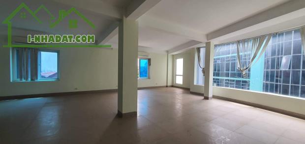 Bán tòa nhà Văn phòng phố Vũ Đức Thận, Cạnh chợ Việt Hưng. DT100m, MT6m! 22 tỷ - 1