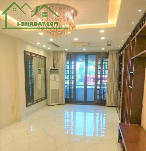 Bán nhà phố Nguyễn Chí Thanh, Đống Đa, Ô tô tránh KD, 39m 5T, Giá 9,2 tỷ. LH: 034.915.7982