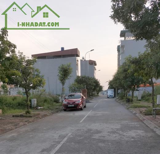 Bán đất đường Trâu Quỳ Gia Lâm, DT 70m, mt 4,6m, oto vào đất, vị trí đắc địa_4tỷ - 1