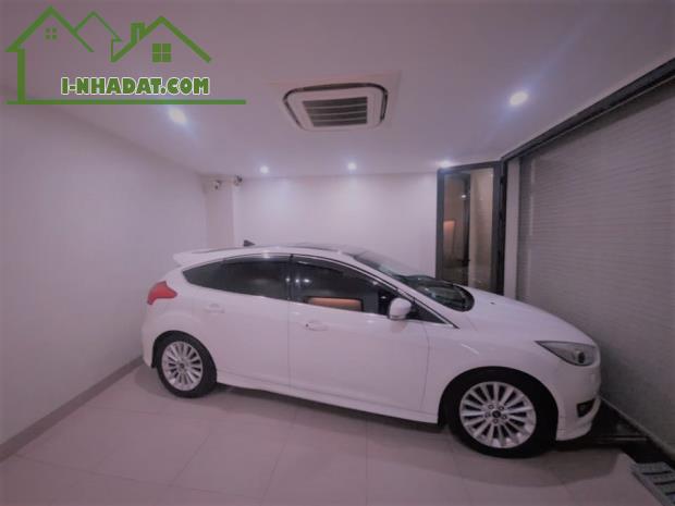 Bán nhà đường Đê La Thành Ba Đình, Ô tô tránh KD, 40m2 5T. Giá 15 tỷ. LH: 0349157982.