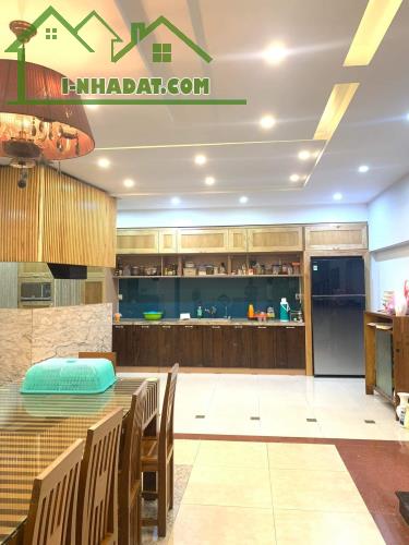 Bán căn hộ dòng tiền Apartment phố Nguyễn Văn Cừ 100m x 7 tầng, dòng tiền 100 tr/th. - 2