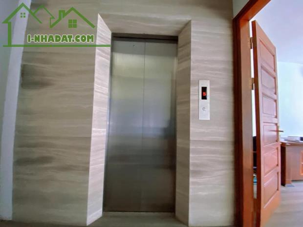 Bán căn hộ dòng tiền Apartment phố Nguyễn Văn Cừ 100m x 7 tầng, dòng tiền 100 tr/th.