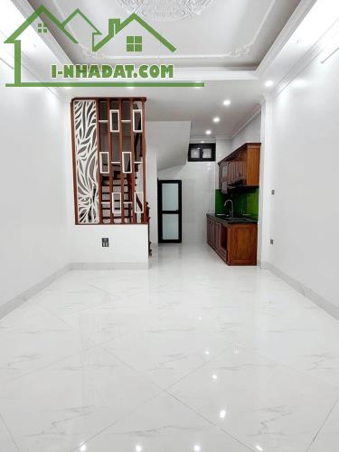 Bán Nhà Nguyễn Văn Cừ,  Long Biên 33m2, 5T chỉ 4,95 tỷ - 2