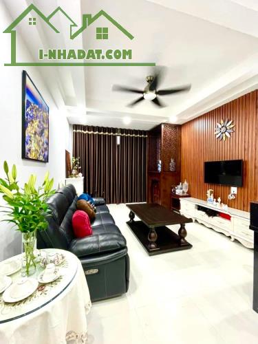 Nhà đẹp Mỹ Đình, Lô góc 48m2x5 Tx4 m OTO, thoáng sáng, NGÕ THÔNG, ở sướng chỉ 4 tỷ
