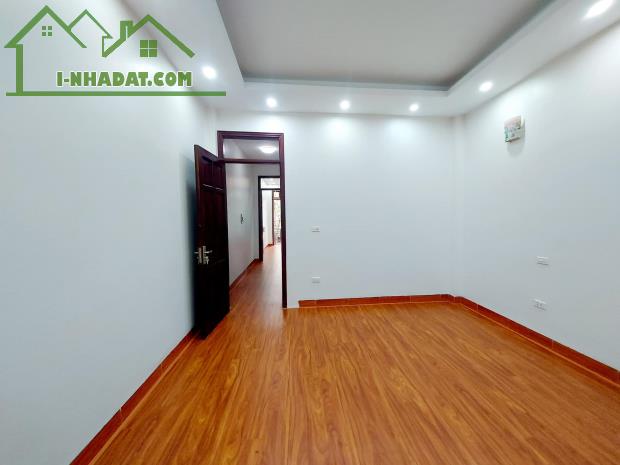 Bán Nhà Phố Nghĩa Dũng 50m2 Mt 4 giá 8.5 tỷ, Gara, Kinh Doanh