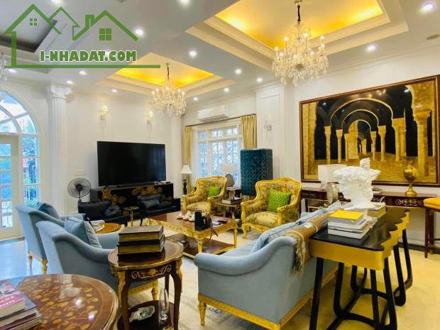 BIỆT THỰ SIÊU ĐẸP KHU VIP BÁN ĐẢO LINH ĐÀM - FULL NỘI THẤT TÂN CỔ ĐIỂN - 2