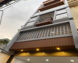 Bán nhà 6 tầng thang máy đường Nguyễn Văn Cừ 90m2 x 4,5m mặt tiền, Gara Ô tô, Kinh doanh.