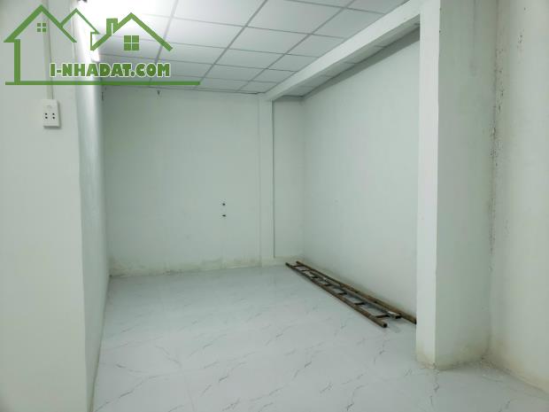 Bán nhà HXH Hòa Bình,P.Hiệp Tân,Q.Tân Phú,dt: 4 nở hậu 7 x 15 (70m2) nhà cấp 4 - 4 tỷ 5.