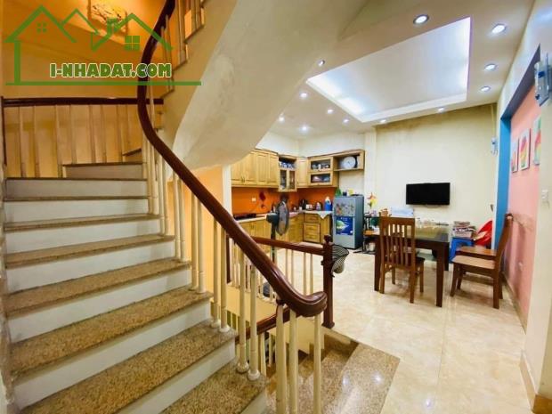 52m2 5 tầng 4.5m Mặt tiền giá nhỉnh 8 tỷ phố HOA BẰNG - QUẬN CẦU GIẤY
