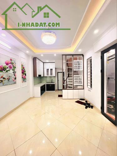 Kim ngưu nhà mới koong - mặt ngõ thông - nội thất xịn - Gần phố. Gía 5.95 tỷ