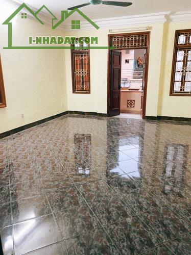 Bán Nhà Ngõ 89 Lạc Long Quân 51m2  , 5Tầng , MT 5m ,  10 tỷ 4 , GARA OTO , OTO TRÁNH