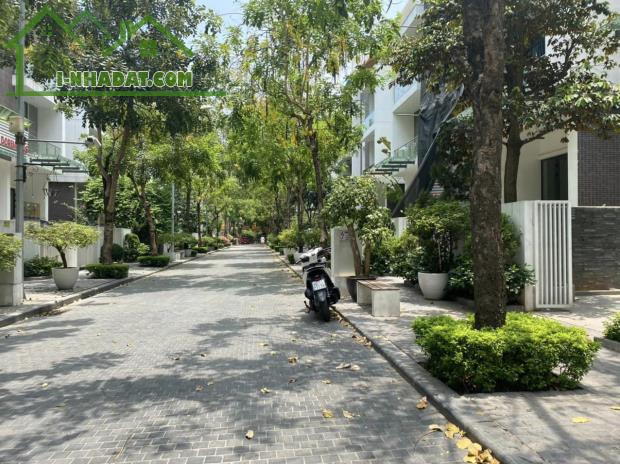 ⚜️ Bán Biệt Thự Imperia Garden, Nguyễn Huy Tưởng, Đống Đa, 196m2 5T MT 9 m, Chỉ 43.5 Tỷ ⚜️