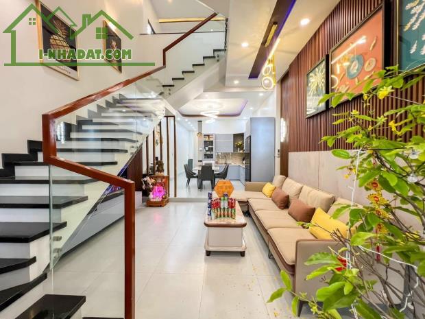 Ngang đẹp 6m, HXH Trịnh Đình Trọng, Tân Phú  - DT: 6m x 16 - 5 tầng - Chỉ 11,9 tỷ TL