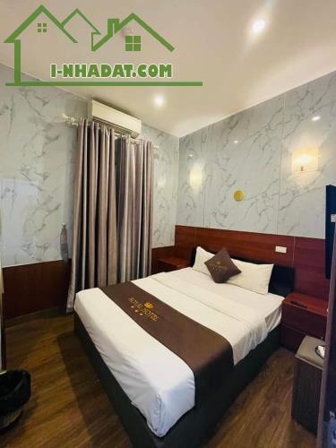 CẦN BÁN K.SẠN MẶT HỒ NGỌC KHÁNH Ba đình 3 SAO dt:110m2 x 7T, Mt 7m Giá 68 tỷ - 2