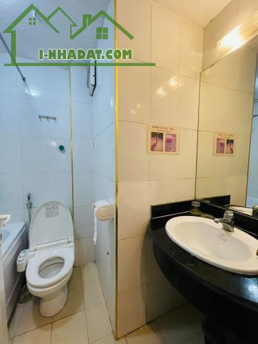 CẦN BÁN K.SẠN MẶT HỒ NGỌC KHÁNH Ba đình 3 SAO dt:110m2 x 7T, Mt 7m Giá 68 tỷ