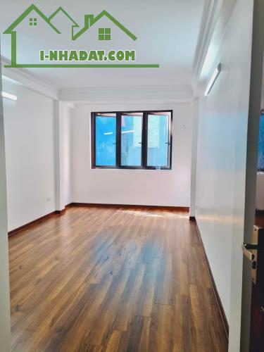 HIẾM RẺ NHÀ HOÀNG HOA THÁM, BA GÁC ĐỖ CỬA,30M2, 5T, MT 3,3M,  4  TỶ. ( ẢNH THẬT 100% ) - 1