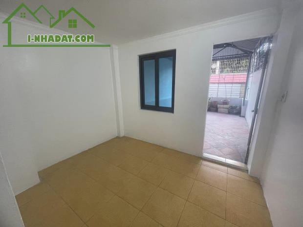 HIẾM RẺ NHÀ HOÀNG HOA THÁM, BA GÁC ĐỖ CỬA,30M2, 5T, MT 3,3M,  4  TỶ. ( ẢNH THẬT 100% )