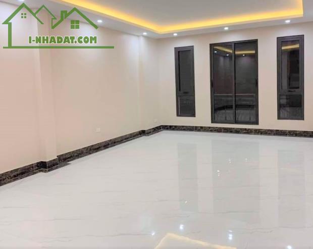 Bán Nhà đẹp ở ngay phố Đào Tấn, 40m 7T TM, giá 9 tỷ. LH: 034.915.7982.