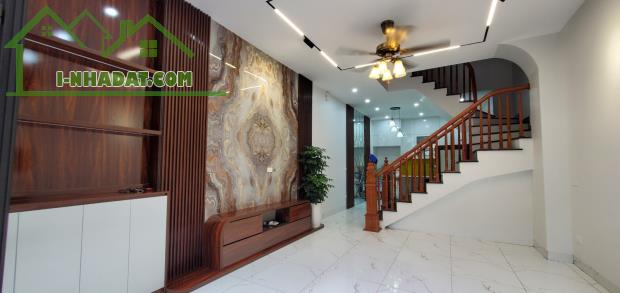 Nhà Đẹp Phố Lê Trọng Tấn - Quận Thanh Xuân 45m2 5 Tầng Mặt Tiền 4.5m Nhỉnh 7 Tỷ - 4