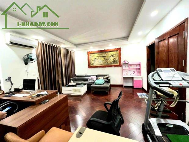 Bán nhà phân lô ngõ 2 Giảng Võ 61m2, xây 5 tầng, mặt tiền 5,6m, view vườn hoa, Giá 23,2 tỷ - 2