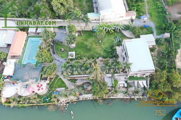 Hot! Bán Resort 2200m2 đầy đủ tiện nghi view Sông Đồng Nai, ngay UB xã Thiện Tân giá 23 tỷ - 1