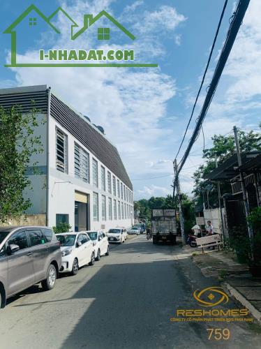 Bán nhà phường Tân Hiệp 525m2; hẻm lớn xe cont ra vào sau lưng Toyota Biên Hòa giá 15 tỷ