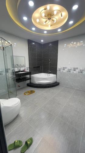 Nhà 1 sẹc, Hẽm 5m, Nguyễn Trọng Tuyển, P.15, Q.PN, 4 x 12, 5 Tầng, 5 Phòng, Sổ Đẹp, 12 Tỷ