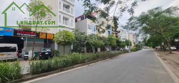 Bán đất Phân lô phố Cổ Linh, Mặt Đường 4 Làn Xe, View Công Viên, Hồ Điều Hòa, Elegent