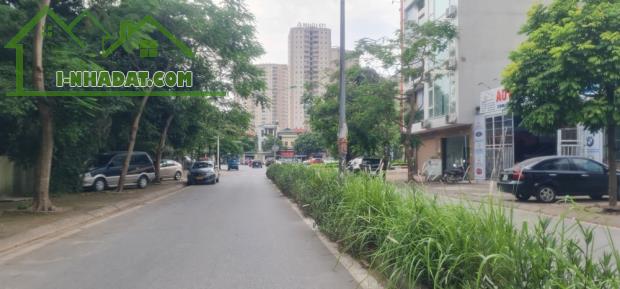 Bán đất Phân lô phố Cổ Linh, Mặt Đường 4 Làn Xe, View Công Viên, Hồ Điều Hòa, Elegent - 4