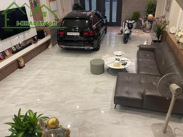 Mặt tiền kinh doanh đường Cửu Long phường 15 quận 10.( DT 4x13m 3 tầng)