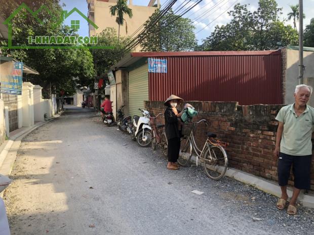 Bán đất đường Trâu Quỳ Gia Lâm, DT 40m, mt 4,6m,oto vào đất,vị trí đắc địa_nhỉnh 2 tỷ - 1
