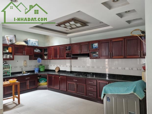 Bình Tân, Biệt thự Mặt tiền Khu Tên Lửa 5tầng 10x25m,căn góc,giá rẻ.