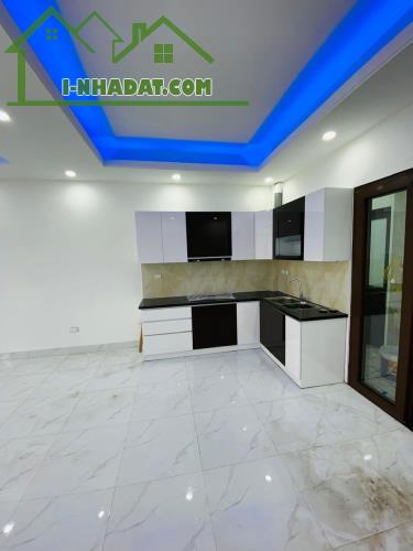 CC bán nhà Phân lô Giang Văn Minh TT Ba Đình ĐT 60 m2, 6 tầng Giá 16 tỷ. Lh 0915229868 - 2