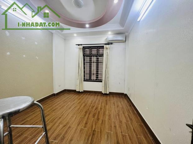 MẶT PHỐ LẠC NGHIỆP HAI BÀ TRƯNG, KINH DOANH ĐỈNH Ô TÔ TRÁNH VIEW CÔNG VIÊN, SỔ VUÔNG 16 tỷ