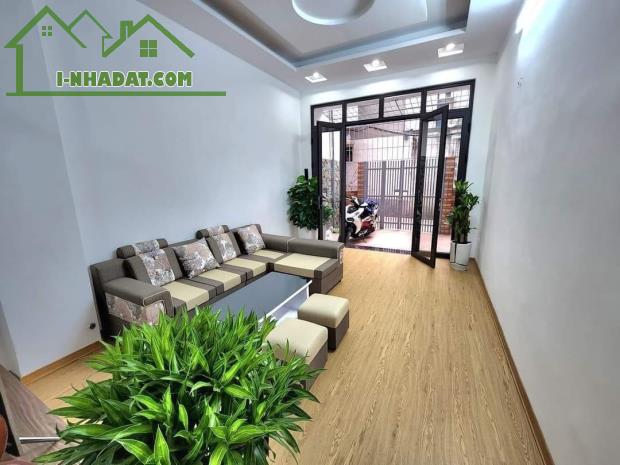 Bán Nhà Hoàng Mai, Trương Định, 52m 6 phòng, 4 Tỷ - 2